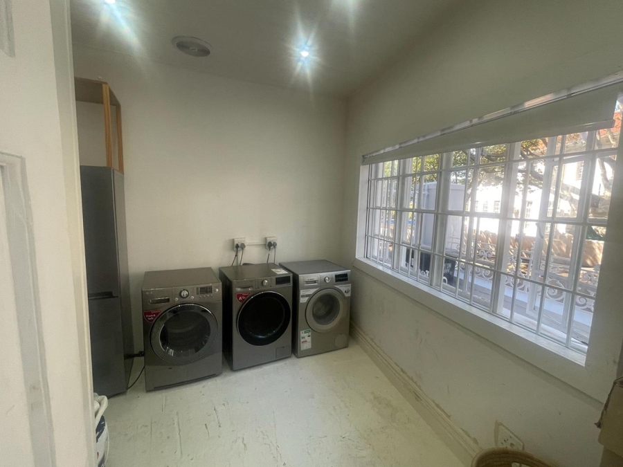 To Let 6 Bedroom Property for Rent in Sea Point Western Cape